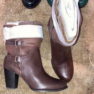 UGG Jayne 1013808 sheep skin fur ankle boots size 11 brands new